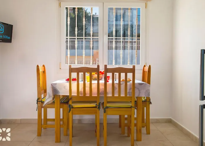 Villa Iris By Abahana *