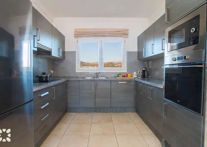 Villa Iris By Abahana