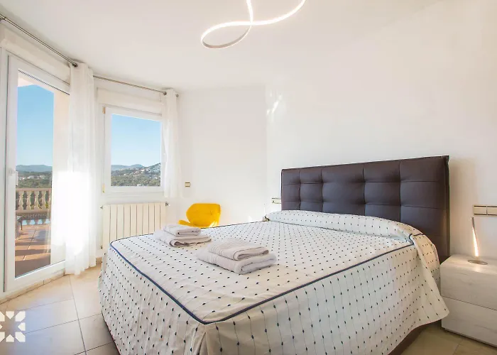 Iris By Abahana Villa Calp